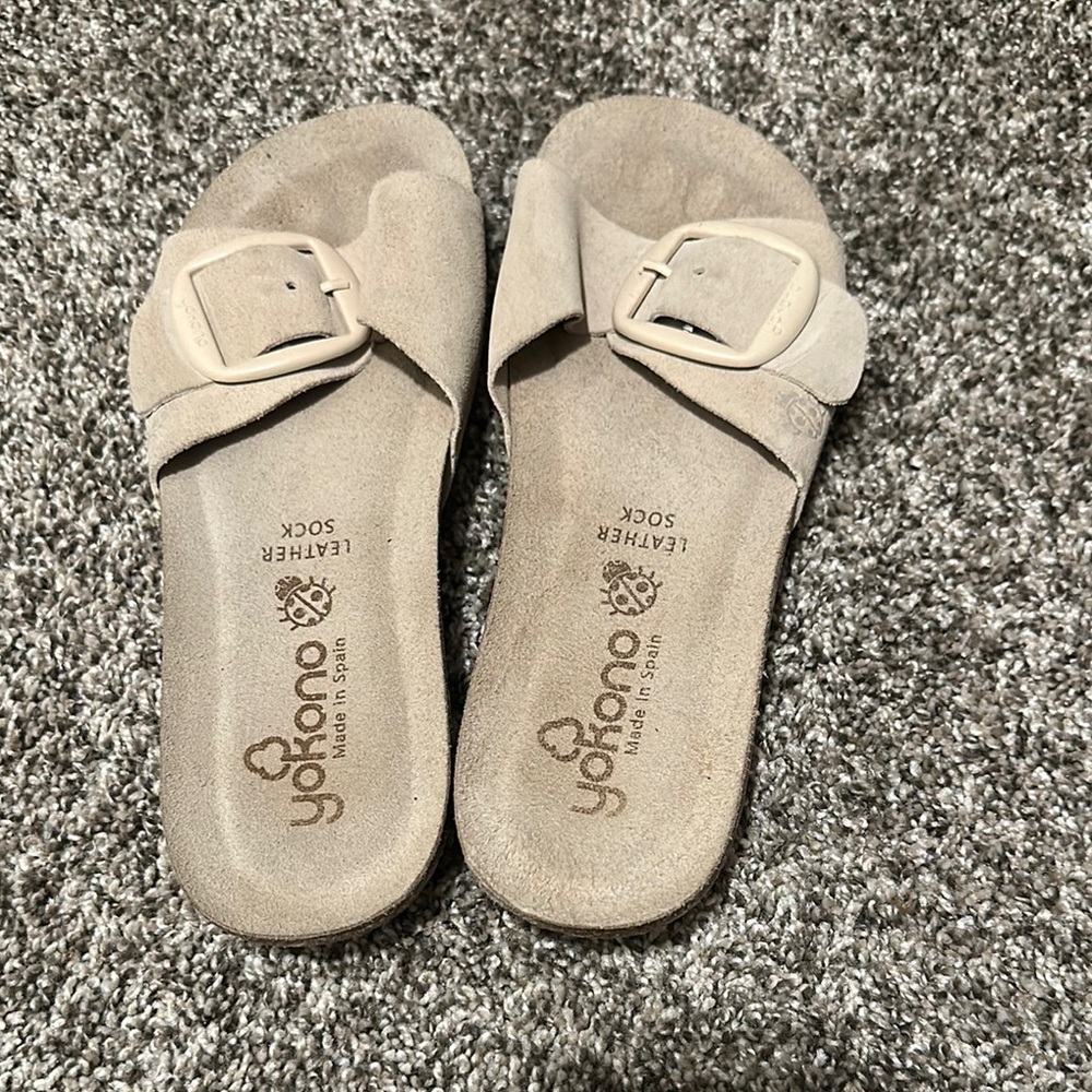 Yokono Beige Leather Sandals